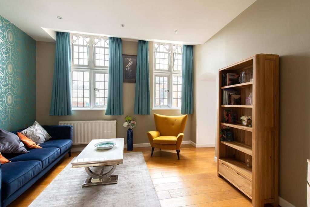 The Most Central Apartment In Canterbury Stunning Interiors, Fully Equipped, City Views And Free Wifi! Exterior foto