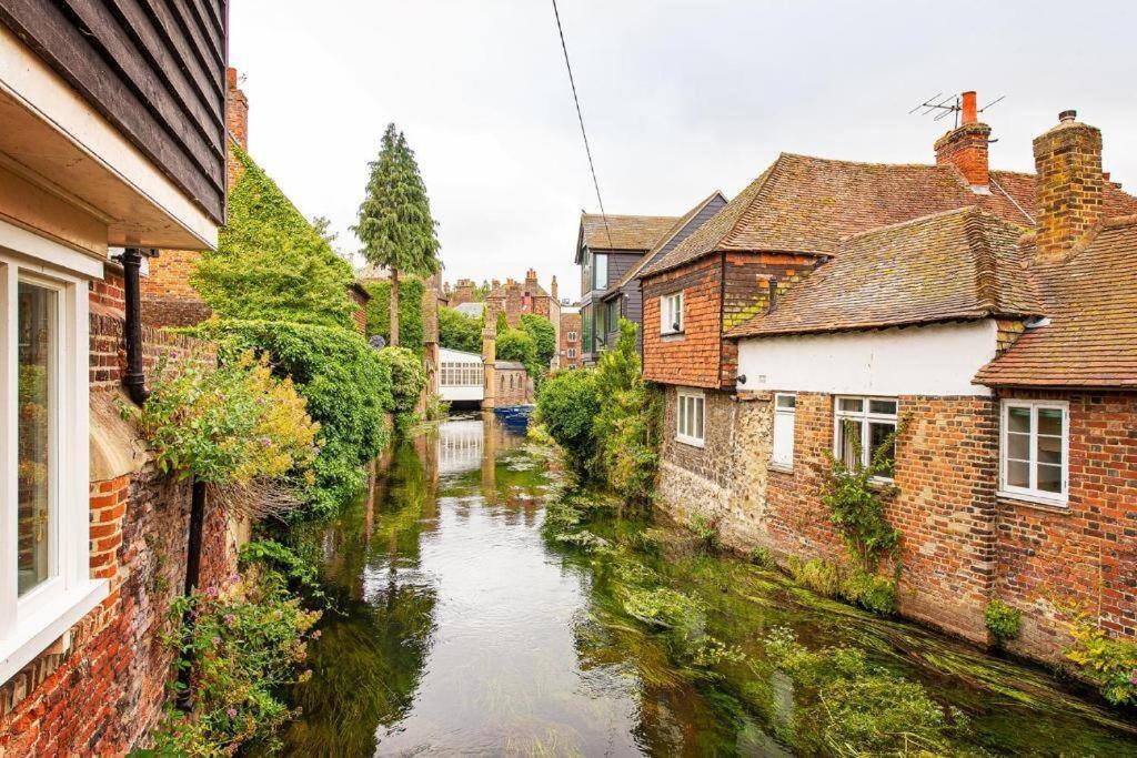 The Most Central Apartment In Canterbury Stunning Interiors, Fully Equipped, City Views And Free Wifi! Exterior foto